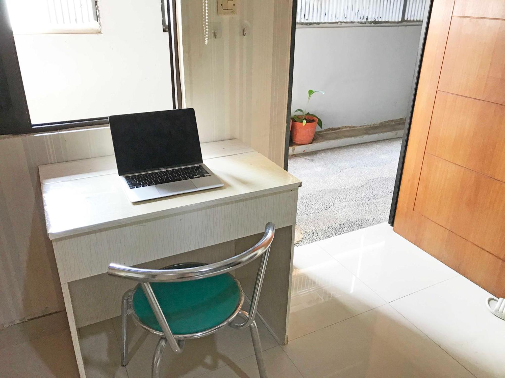 37 Guesthouse Jakarta Zimmer foto